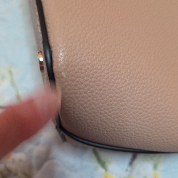 Jones‎ New York Tan Tote with Front Pocket - Picture 9 of 16